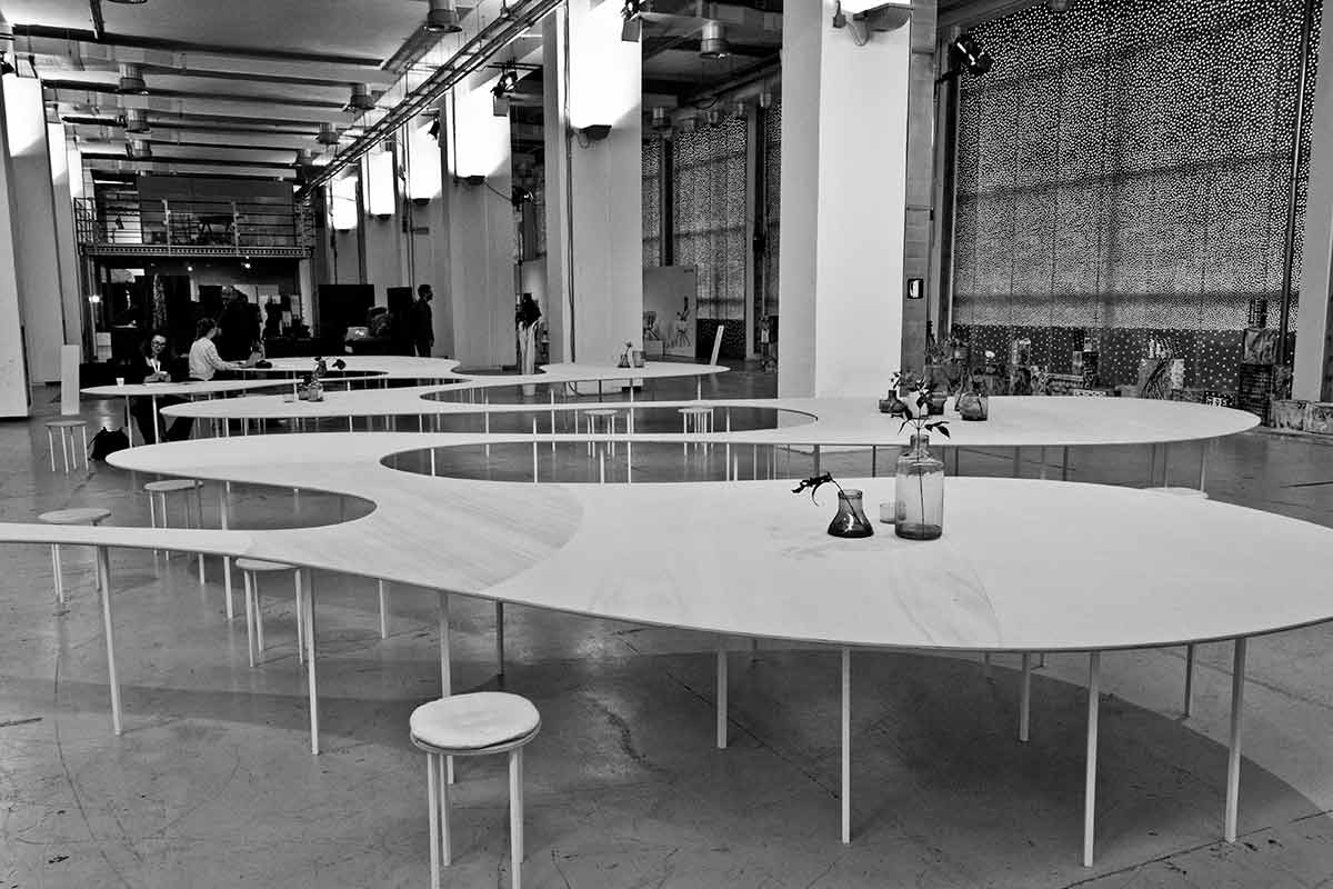 Tavoli da Ufficio a Milano - Design Moderno in bianco