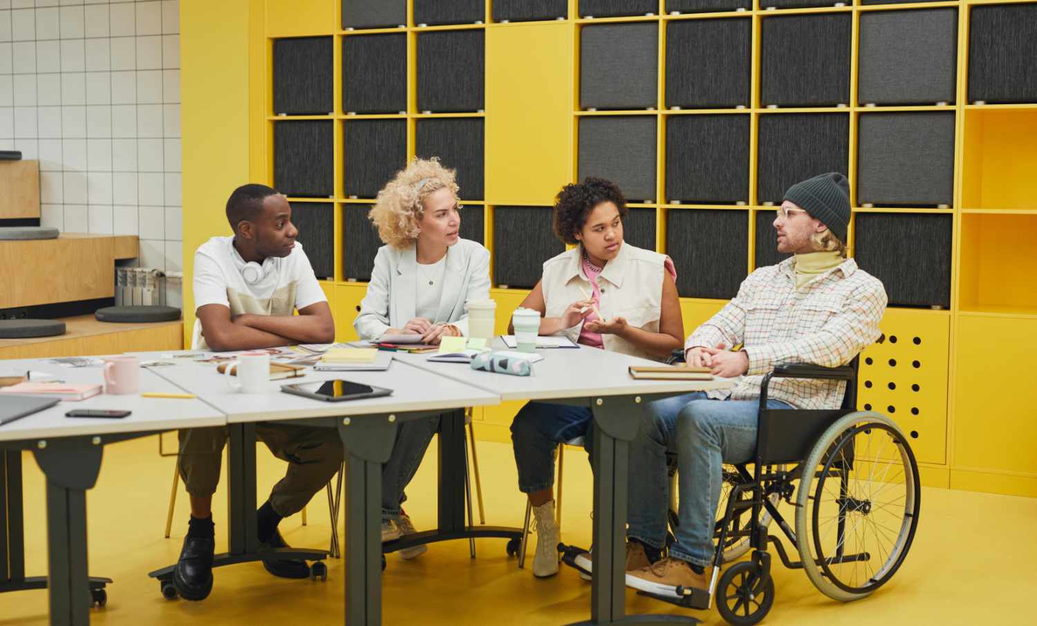 Arredamento Ergonomico e Inclusivo per Uffici Accessibili