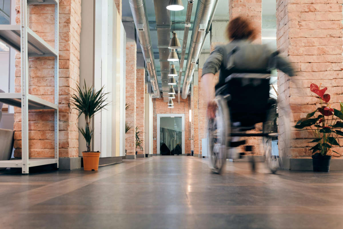 Attenzione alla pavimentazione per un Arredamento Ergonomico