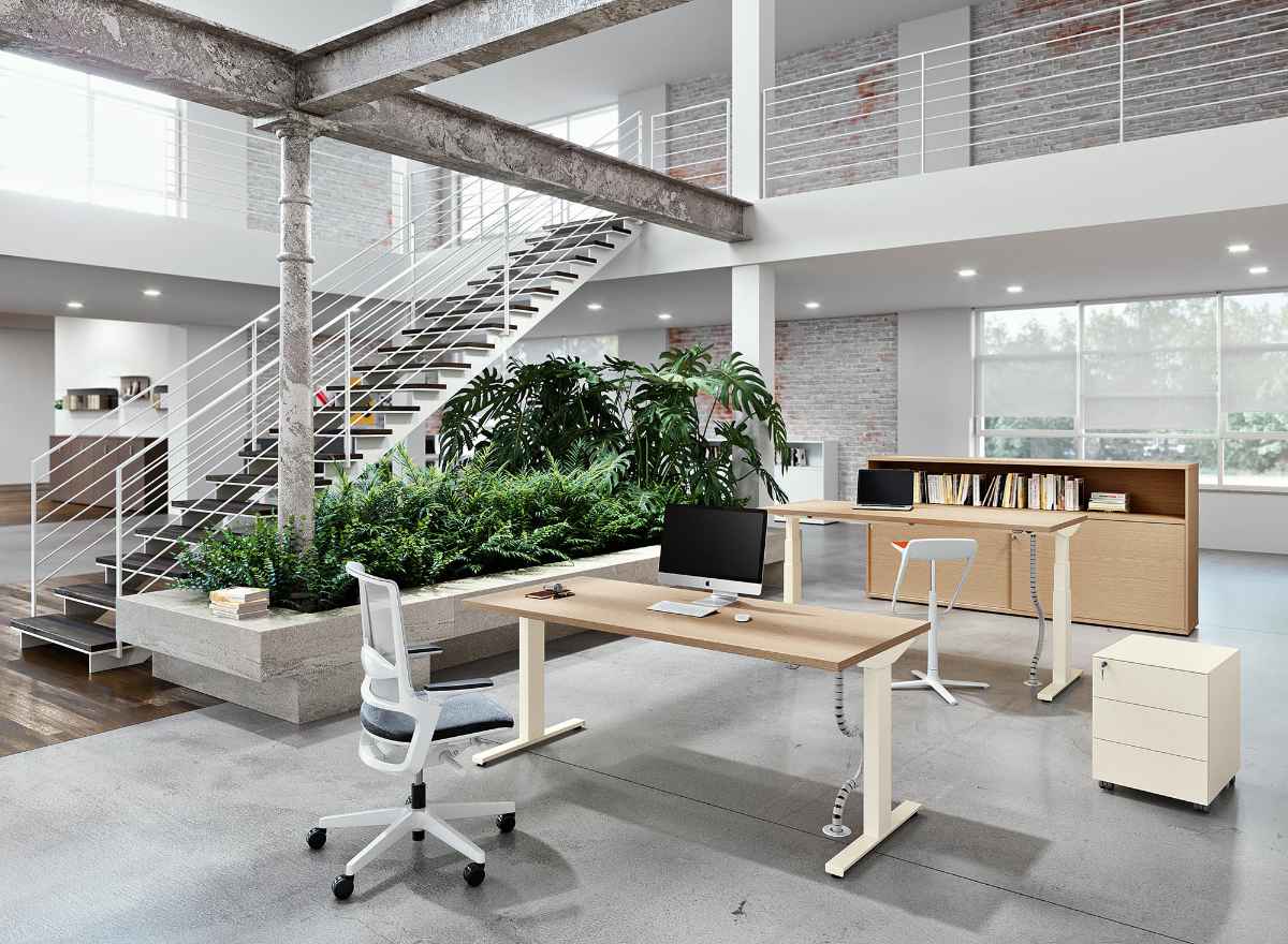 Arredamento Ergonomico con Scrivanie Regolabili.